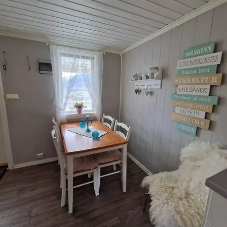 Hytte Pa Vakre Kolberg. Sylte (Hustadvika)